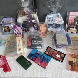 Brand New Cosmetic/ Makeup Sets **READ!! PRICES Listed in DESCRIPTION**