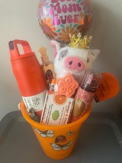 Moana Mothers Day Gift Basket. Ladies character Baskets 