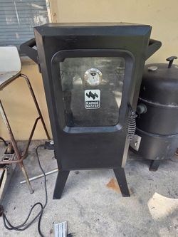Electric smoker