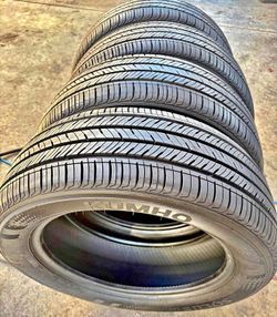 215/55/17 Kumho Selling a set of 4 tires in excellent condition 🫡