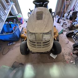 Cub Cadet LT1050 Riding Lawn Mower