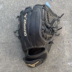 Mizuno Fastpitch Softball Glove