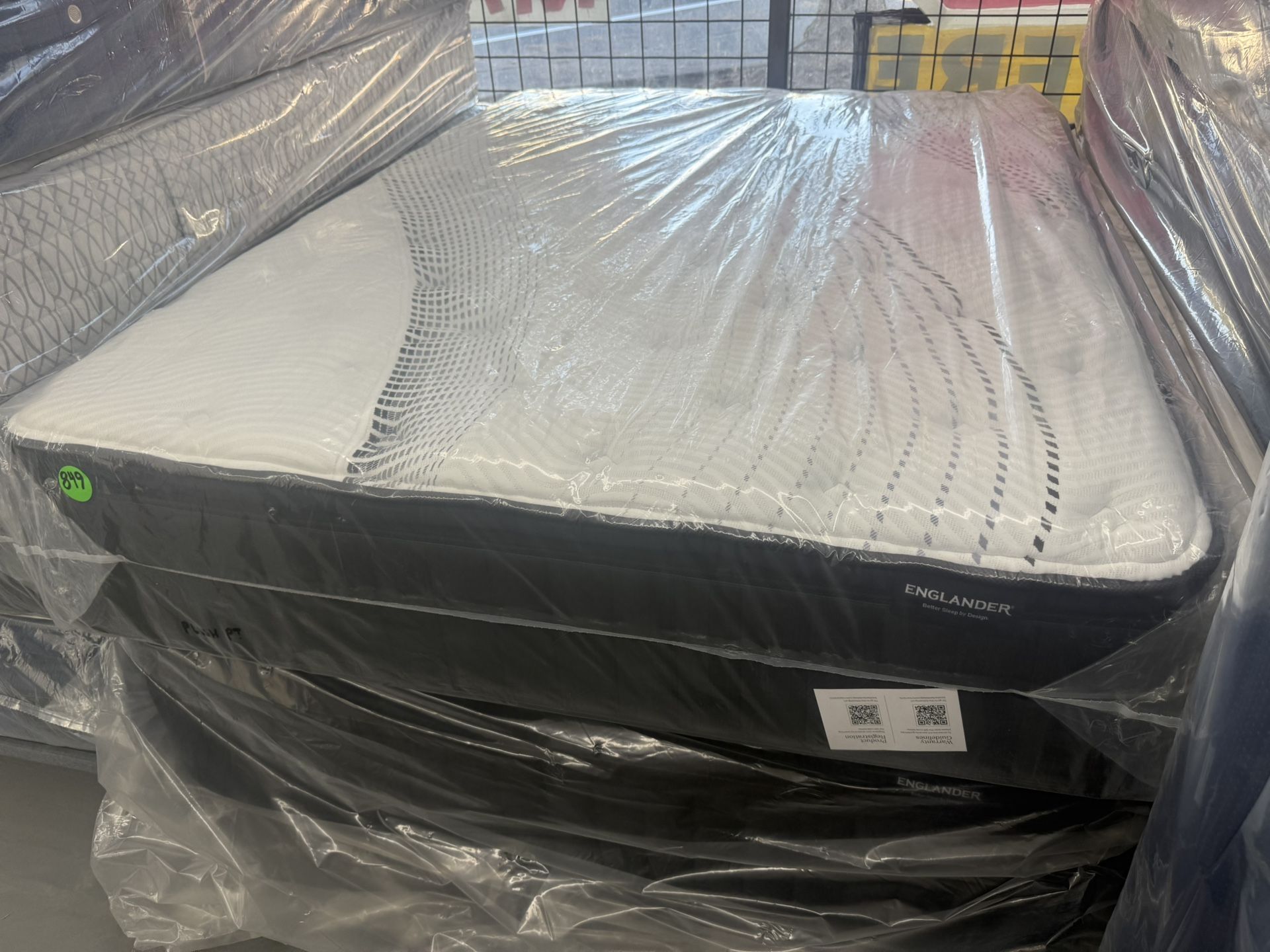 QUEEN SIZE ENGLANDER (PLUSH) PILLOW TOP MATTRESS & BOX SPRING BED SET