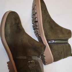 Expiration Sienna Faux Suede Ankle Boot Women Size 8 Olive Green 