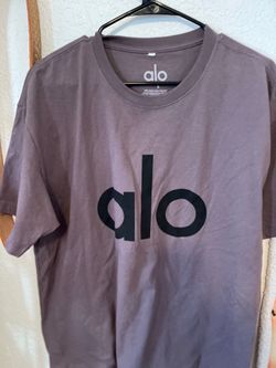 Alo new shirt woman new with no tags Latge but is oversized