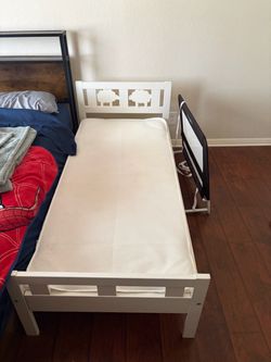 Toddler bed
