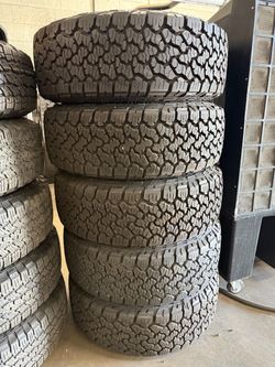 (5) LT265/70/17 General grabber at tires