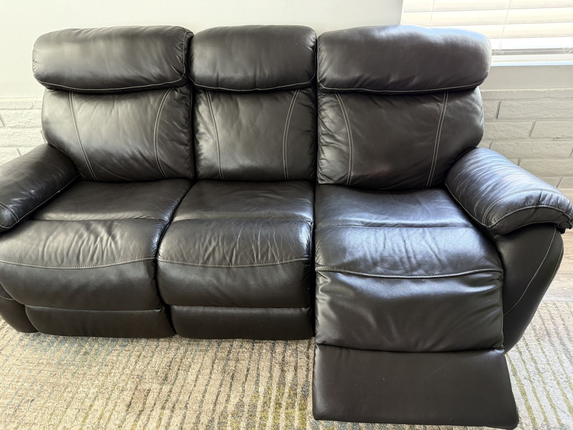 Reclining Sofa In Good Conditions