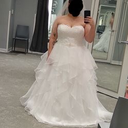 Size 16 Wedding Dress & Accessories 