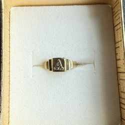 10k Gold Ring 