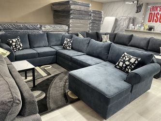 BLUE U-SHAPE SECTIONAL
