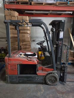 FOR PARTS Toyota Electric 3 Wheel Forklift 7FBEU