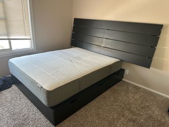 Queen size platform bed