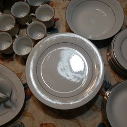 Crown Ming Fine China Set