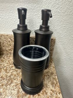 Metal bathroom decor