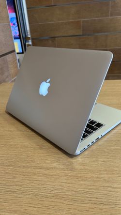Apple MacBook Pro 13” Retina i5/8GB/256GB SSD $180