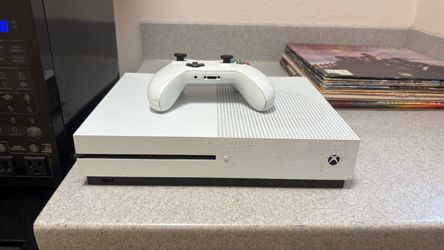 Xbox One S Console with Controller
