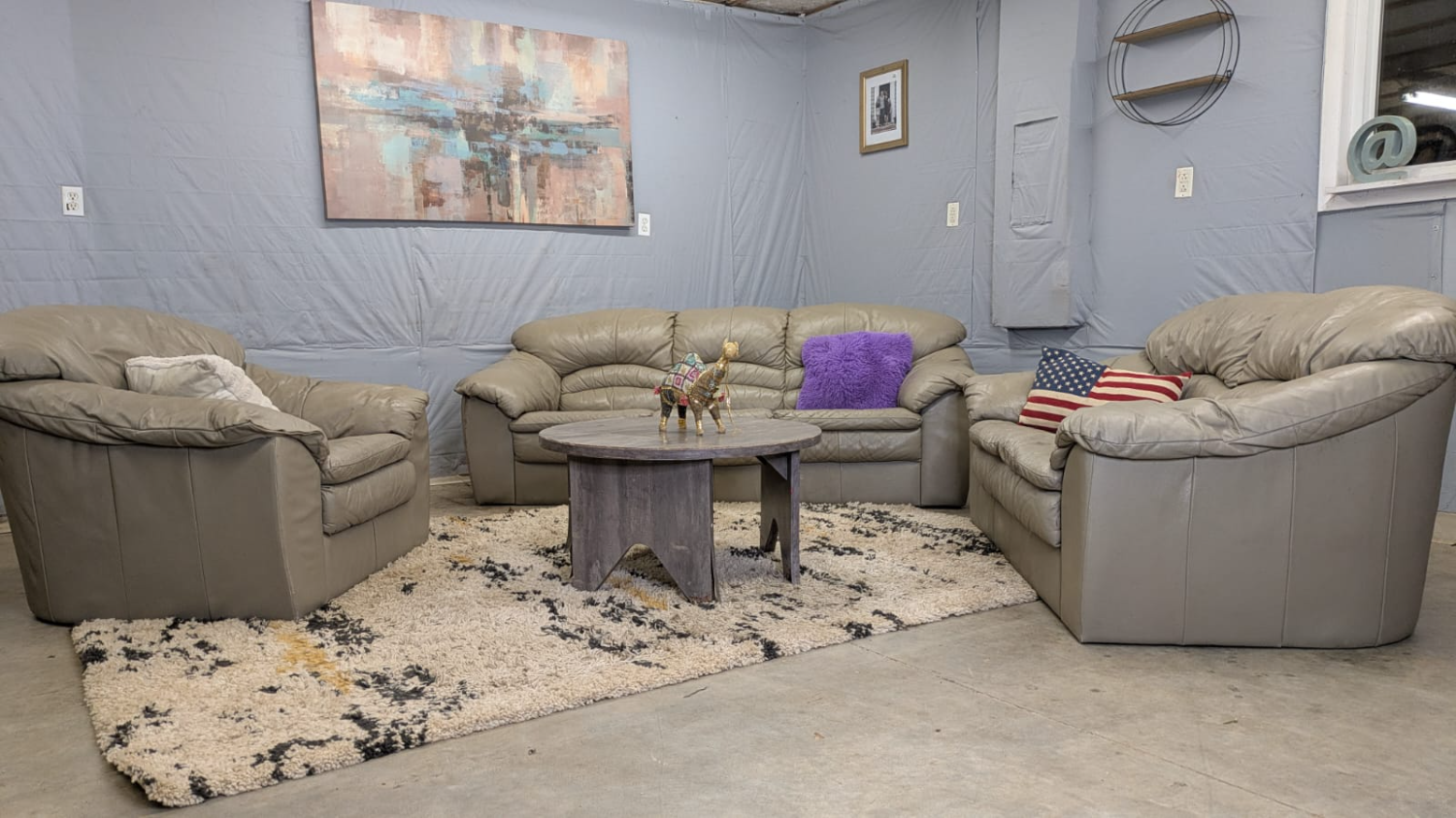 🛋️💥 Leather Sofa, Love Seat And Seat!💥 Free Delivery And Financing Available!