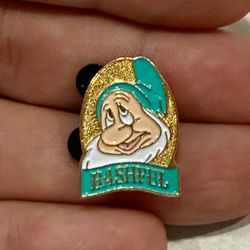 Disney Snow White & 7 Dwarfs Bashful Video Release Disney Trading Pin