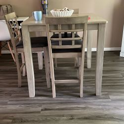 Dining Room Table With 4 Chairs 