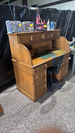 Roll top desk