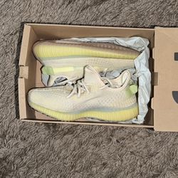 Yeezy Size 6 Men Brand New 