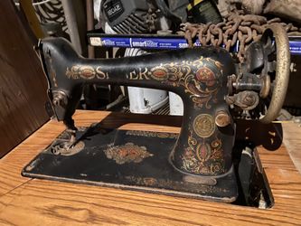 Vintage Singer Sewing Machine In cabinet