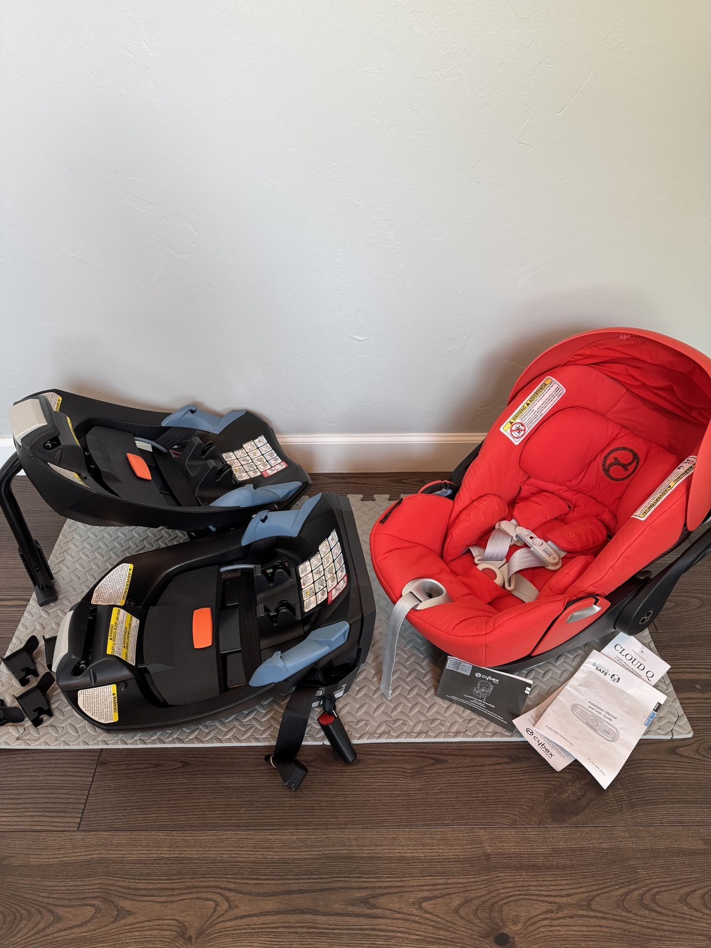 CYBEX infant car seat + 2 Bases