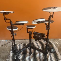 Roland TD-4 Electronic Drum Set 4 Drum Pads 3 Cymbal Pads