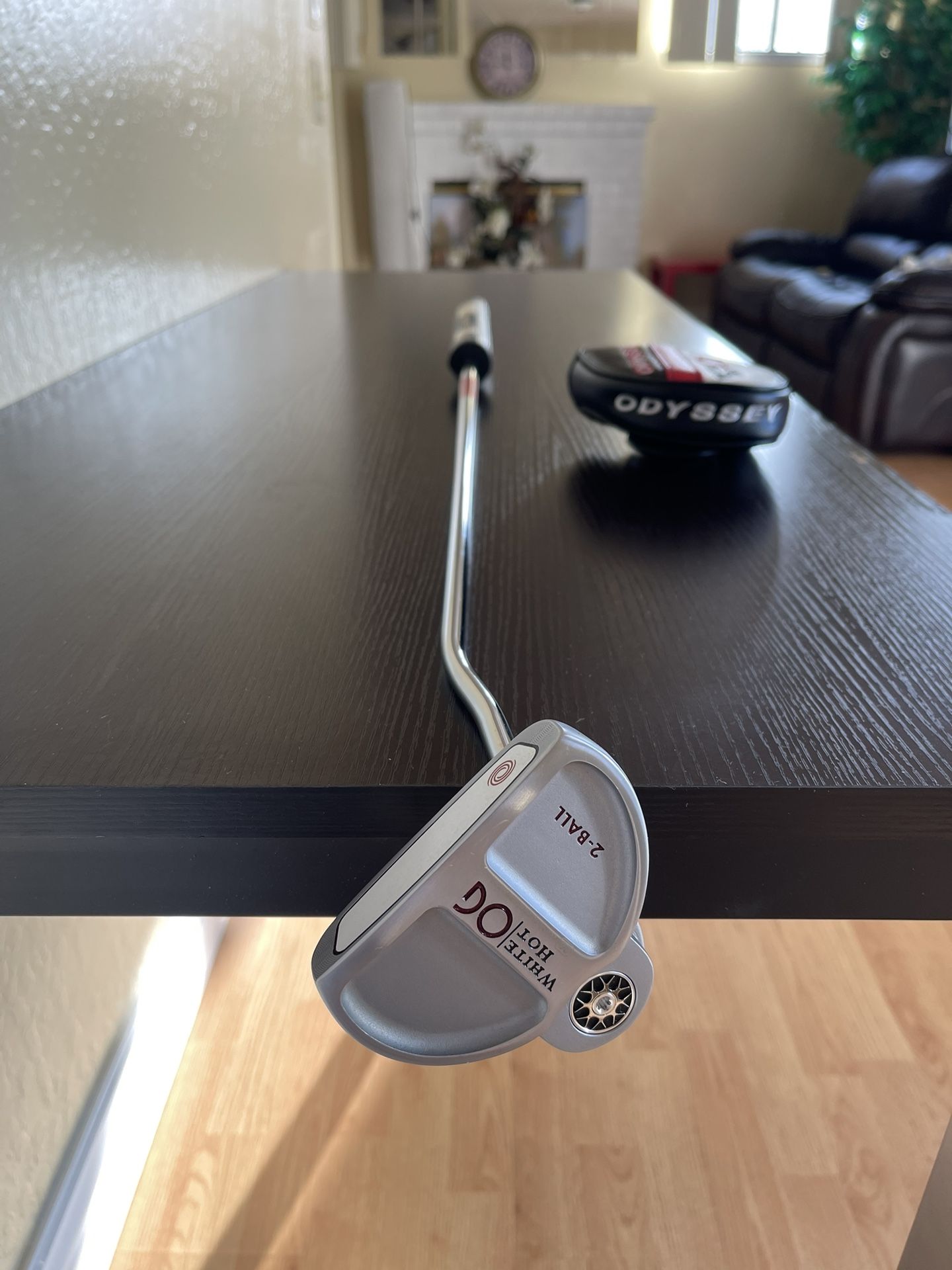 Odyssey White Hot Og 2 Ball Putter with upgradede grip (Super Stroke grip)