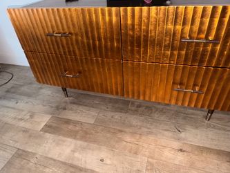 Crate and Barrel 4 drawer dresser bedroom living room