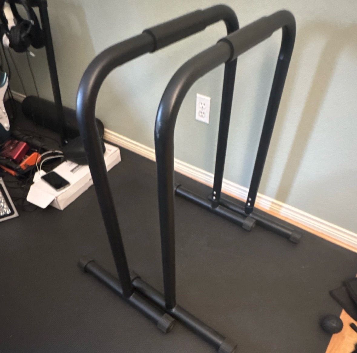 Adjustable Metal Dip Bars Set of 2, Calisthenics Parallel bar, Black