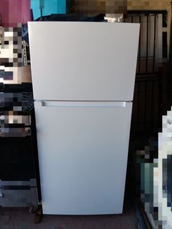 Seasons top freezer refrigerator 29.5-inch