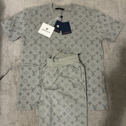 L.o.u.i.s Set   . Size Small Medium Large Xl N 2xl