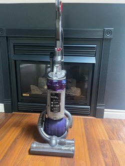 Dyson DC 25 Vacuum cleaner works great!