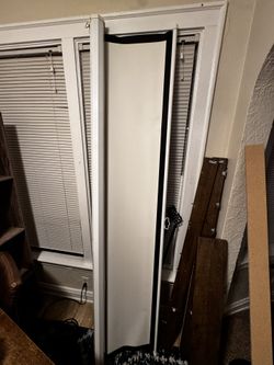 Projector screen