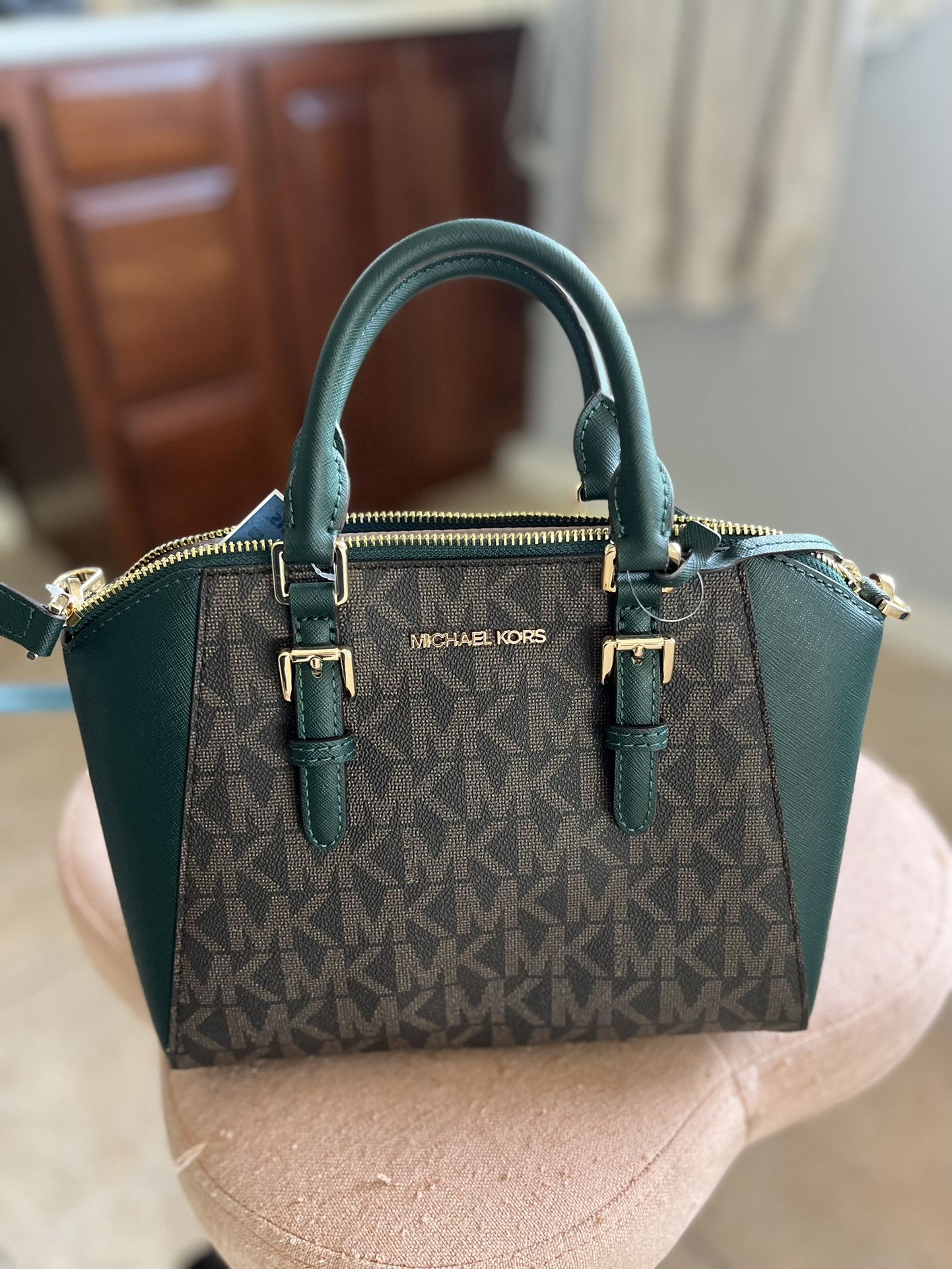 NEW Michael Kors Ciara Medium Messenger in signature racing green 