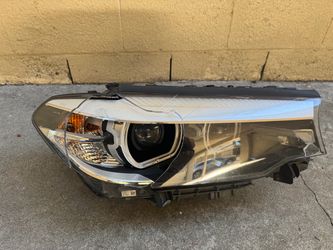 2017-2020 BMW G30, 530i , 540i, 530e, Headlight Assembly with Cracked Lens
