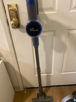 Cordless vacuum