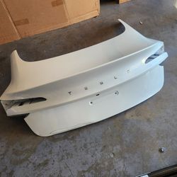2024-2026 Tesla Model 3 Trunk Lid Has The Camera 