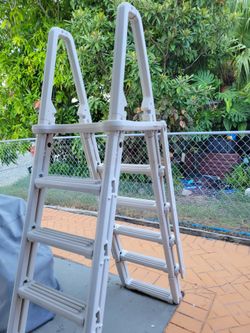 Pool ladder/ Escalera de piscina