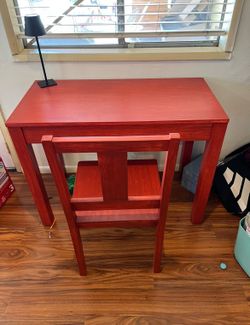 Desk/ table