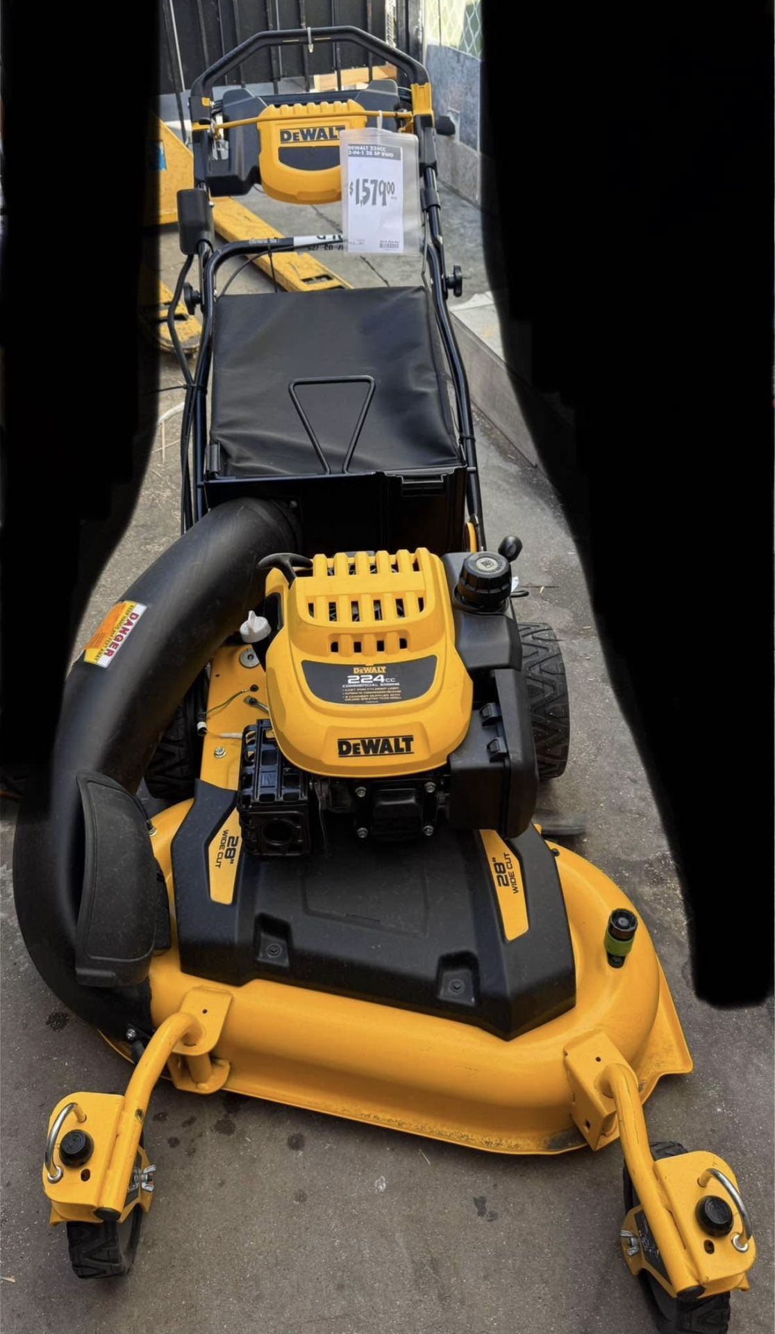 DEWALT 28 in. 224cc E-GOV Engine 3-in-1 Gas RWD Self-Propelled Lawn Mower with High Rear Wheels