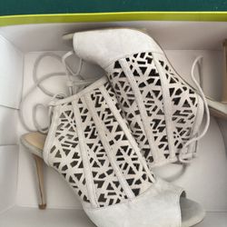 Gianni Bini Laser Cut Lace-Up Peep Toe Heels Size 10 Women’s Suede Stilettos 