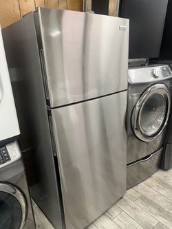 FRIGIDAIRE STAINLESS STEEL TOP AND BOTTOM APARTMENT SIZE 