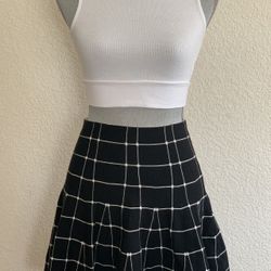 Wet Seal Black & White Skirt (s/m)