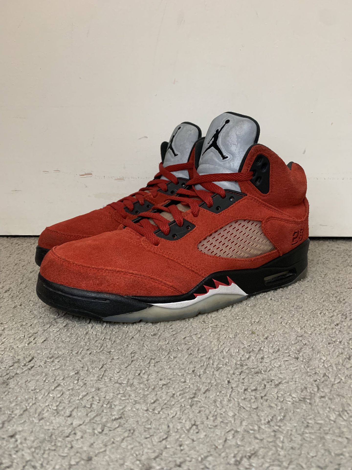 VNDS JORDAN 5 RAGING BULL SIZE 10.5