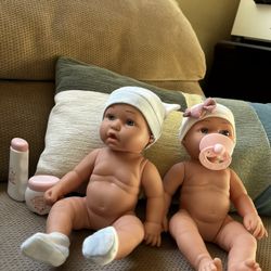 Twin Baby Dolls 