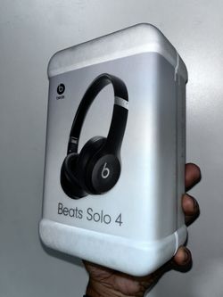 Beats Solo 4 - Wireless Bluetooth On-Ear Headphones, Apple & Android Compatible, Up to 50 Hours of Battery Life