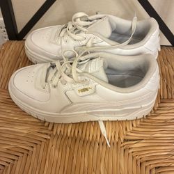 Women’s Tennis Shoes